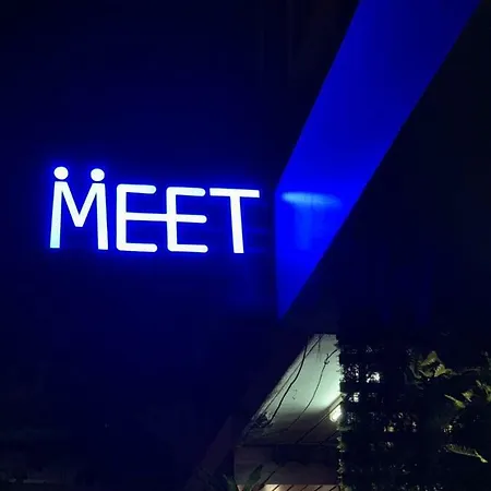 Meet Inn